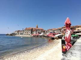 Apartment Nika, hotel di Umag