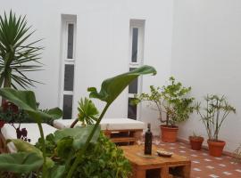 Apartamentos Coralba - Dúplex Bahía de Cádiz，聖費爾南多南灣購物中心（Bahia Sur Shopping Centre）附近的飯店