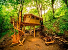 Treehouse pod Jestedem, cabană din Světlá pod Ještědem