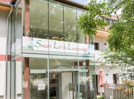 Smart Liv'in Laabnerhof, hotel com estacionamento em Laaben