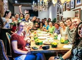 SONDERIA Lazybones Hostel- Wenshu Temple Side, Chill Hostel with All-Day Brunch, Travel Agency in English & Local Bar Vibes、成都市のホステル