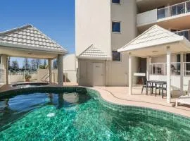Mooloolaba Beachfront Apartment in Sandcastles
