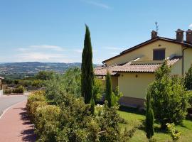 La casa di Marco e Lorella、Fratta Todinaのホテル