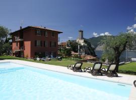 Casa Guarnati Lake View Apartments, place to stay in Malcesine