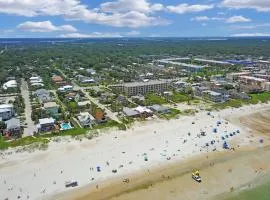 Inviting beach house - walk to beach, shopping & dining