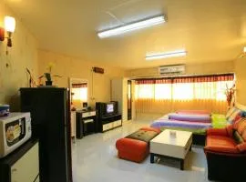 Deluxe at Popular Condo