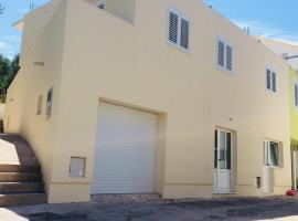 Apartmani Kronjac, hotel v destinaci Milna