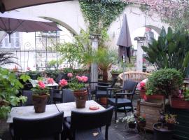 La Croix Blanche, hotel v destinaci Montrichard