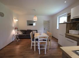 Adventure Cottage with pool and big garden, hotel with pools in Bled