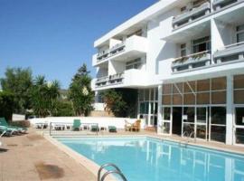 Apartamentos Martha's, serviced apartment in Palmanova