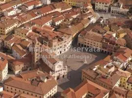 Bilocale centro storico affaccio sulla piazza Dante