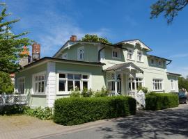 Haus Rosengarten, hotel en Middelhagen