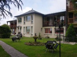 Hostellerie Saint Clément, hotel in Vic-sur-Cère