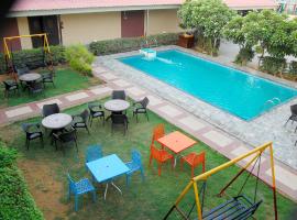 JPS Resort with Swimming Pool Near IMT Manesar, hotel a Gurgaon