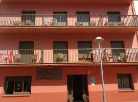 Pensio Can Fabrellas, hotel in Sant Antoni de Calonge