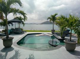 Villa Pemandangan, hotel v destinaci Sekotong