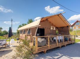 Lodge Holidays - Glamping Heart of Nature, family hotel in Ribnik