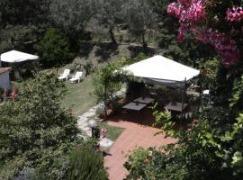 Casa Virgilio, bed and breakfast en Fosdinovo