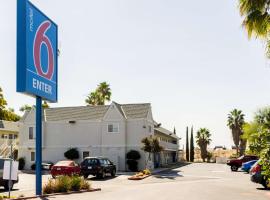 Motel 6-Bakersfield, CA - East, hotel in Bakersfield