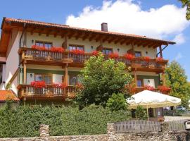 Pension Zur Alten Schmiede, hotel v destinaci Zwiesel