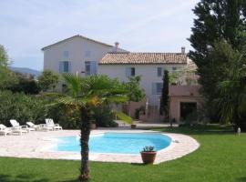 Logis Hôtel La Bastide des Monges, hotel v destinaci Nyons