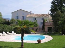 Hôtel La Bastide des Monges, hotel em Nyons