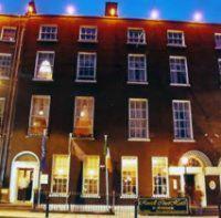 Russell Court Hotel – hotel w dzielnicy Saint Stephen's Green w Dublinie