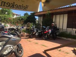 Hotel L'Ancora, hotel v destinácii La Caletta
