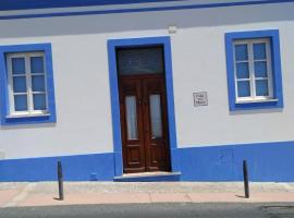 CHAMBRES LES PASSIFLORES, hotel v destinaci Pithiviers