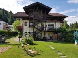 Appartementhaus Hollaus, hotel with parking in Zell am See