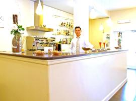 La Chiesaccia Hotel Ristorante, hótel í Crespellano