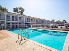 Studio 6-Bryan, TX - University Area