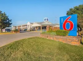 Motel 6-Lawton, OK