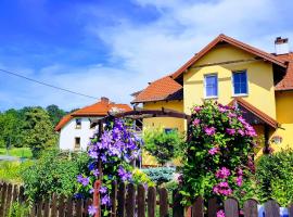 Jaskółka - pokoje i apartament przy plaży – dom przy plaży w Olsztynie