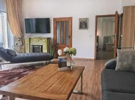 Golden GaPa Central Large Family Apartment 24