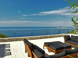 Villa SKYLINE-Monaco Border, хотел в Кап д'Аил