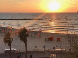 Amazing apartment for 3 guests steps from the beach