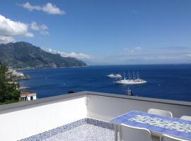 TENUTA CAVALIERE Breathtaking view: Amalfi'de bir otel