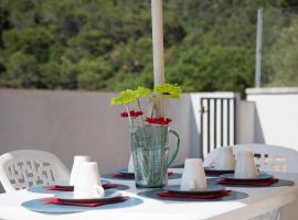 Home Family, villa in Tossa de Mar