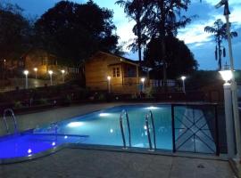 Cozywoods Hill Resort, hotel v destinaci Banastarim