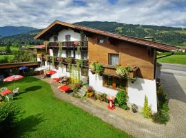 Pension Erlhof, hotel in Saalfelden am Steinernen Meer