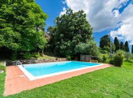 Rustic Farmhouse Stay, Carmignano, hotel a Carmignano