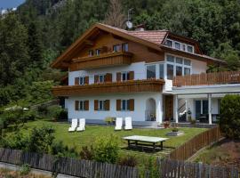 Haus Aron: Brunico'da bir otel