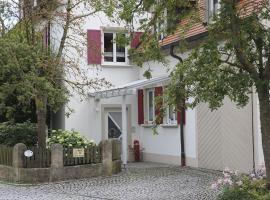 Ferienwohnung Bickel: Absberg şehrinde bir otel