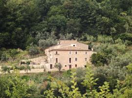 Il Becco Felice, фермерский дом в городе Арпино
