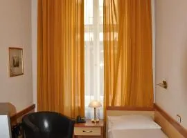 Hotel Pension Savoy am Kurdamm und Zoo