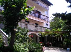 HOLIDAY ROOM - THE VIEW, guest house in Novi Vinodolski