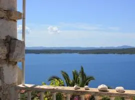 Inzomare Hvar