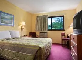 Motel 6-Eau Claire, WI