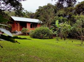 Casitas de Madera, cabana o cottage a Mindo